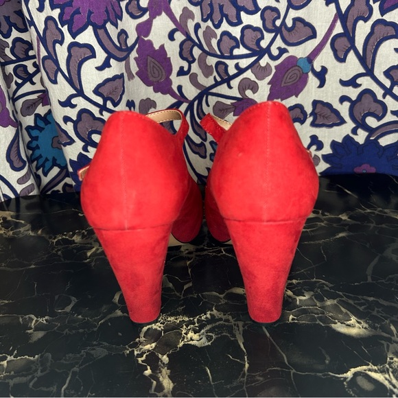 Crown Vintage Tess Red size 7.5 Velvet Pumps Heels - Picture 4 of 8